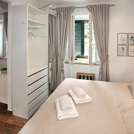 Tessera Apartment *